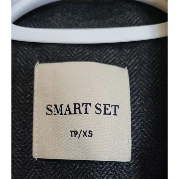 Smart Set Blazer - Picture 2 of 8